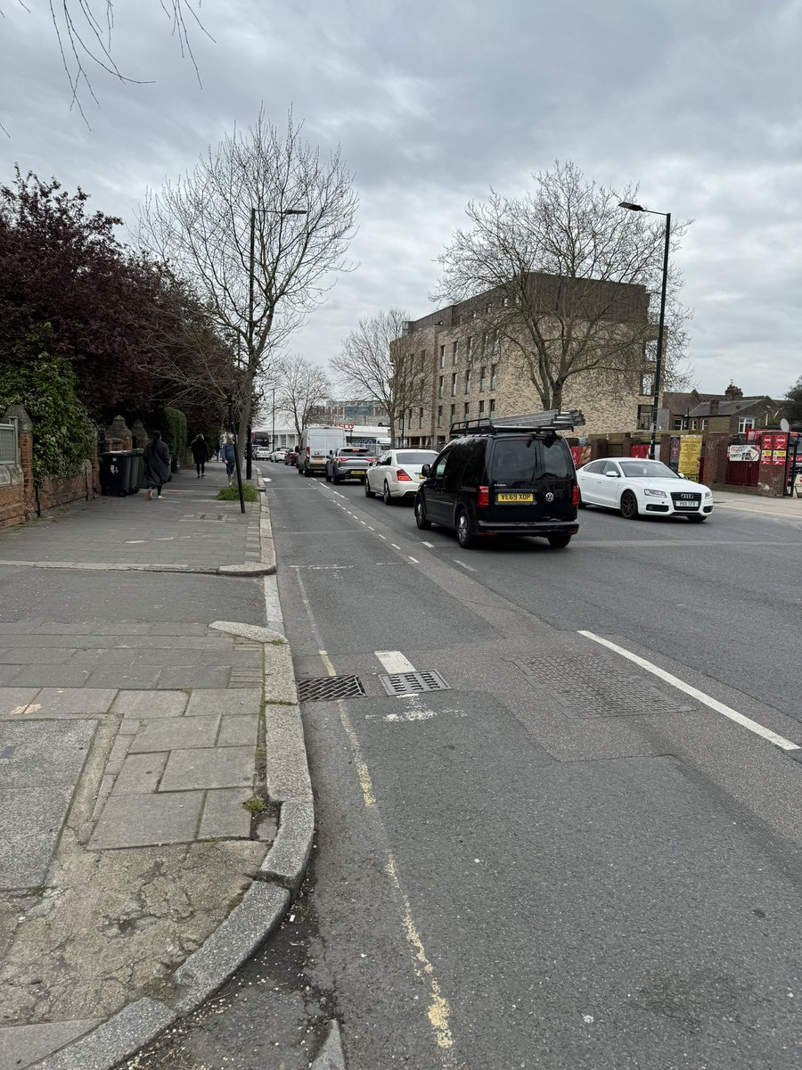 This was acre lane at around 130 today , that evaporation is going well , and let’s not mention the high street , Bedford road or kings avenue @RezinaChowdhury <a href="/mia_kaye/">Maria Kay</a> <a href="/survivinglambet/">Surviving Lambeth</a> <a href="/ShimanoSteve/">Shimano Steve</a>