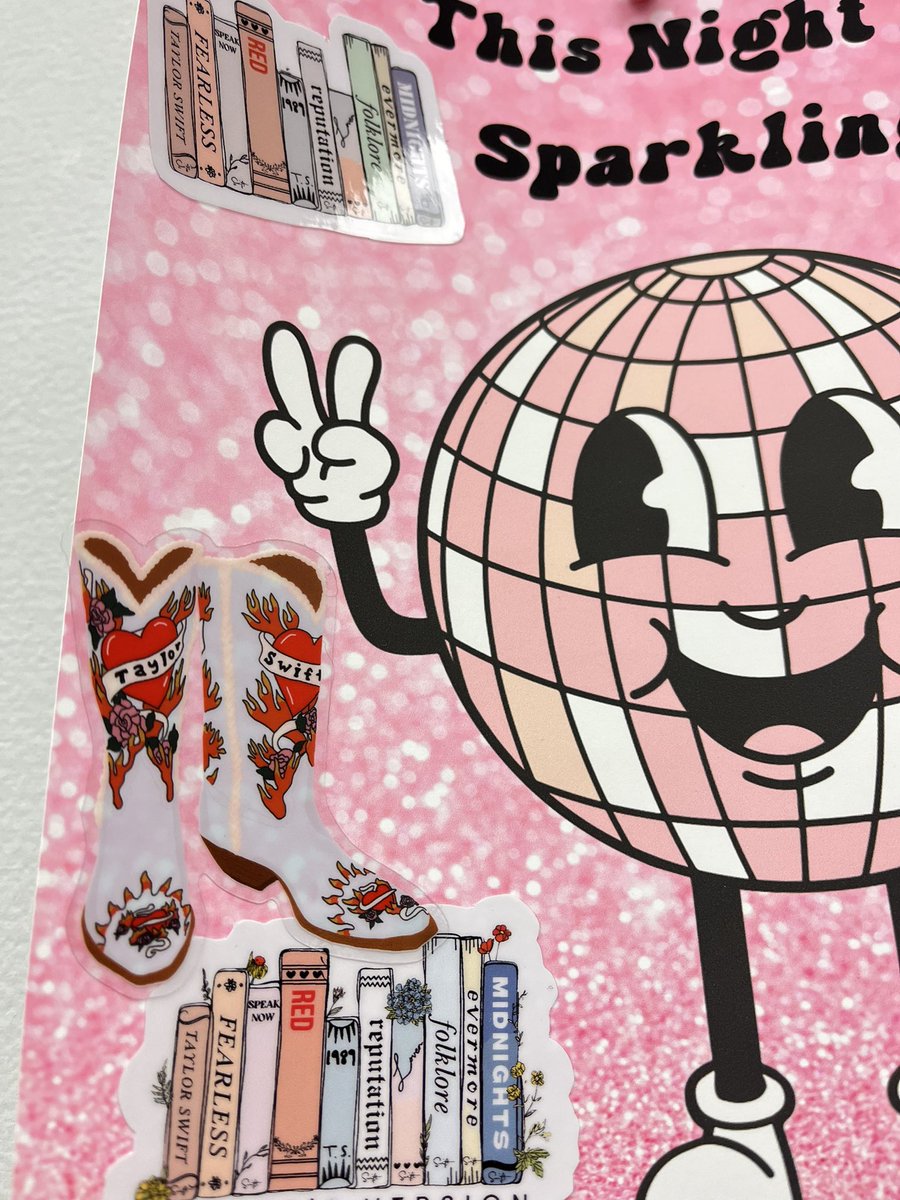 Helloooo look at the additions from <a href="/flickeringstorm/">FlickeringStorm</a> <a href="/rainstormsswift/">bernice 🫶</a> 🤍🤍🤍 *I have a very tiny board at my desk at work so all of my stickers have had to be placed over art/prints but I try to make them connect 😌💜🩷

*ATW, Donna &amp; The Dynamos, &amp; boots stickers
*marjorie print