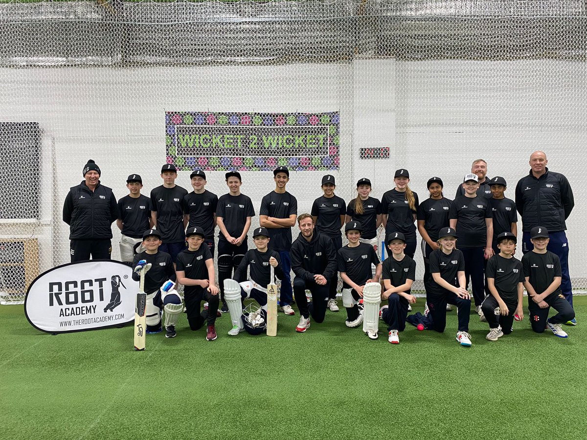 Specialist Spin Bowling Clinic ✅ It’s been brilliant to be back in 🏴󠁧󠁢󠁷󠁬󠁳󠁿 this week. Well done to every single player who took part in the camp! Massive thanks to @sparkyoleary1 & @wicket2wicket 🤝 🏏 #r66tacademy