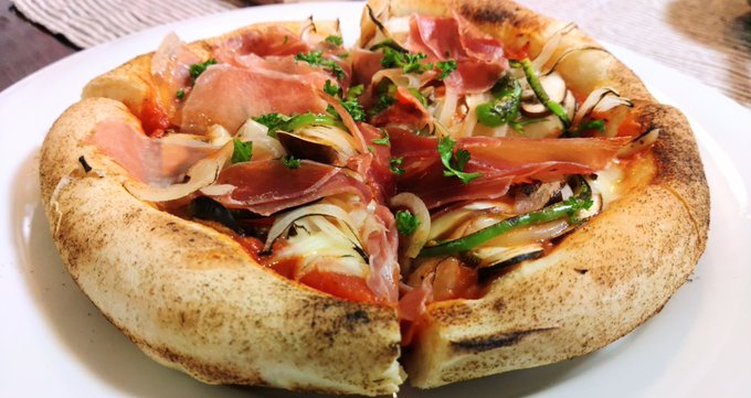 具材盛り過ぎた このサイズ(小麦粉120g使用)ソースとチーズと何かくらいでキャパオーバーしちゃうからソースに工夫していく方がいいかも 