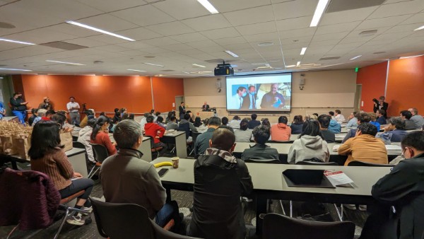 Full house! ✨At @StanfordCTSurg Third Bruce A. Reitz, MD, Visiting Professor Lecture, featuring world-renowned cardiac surgeon and pioneer in heart txp @UMmedschool Dr. Bartley Griffith. 🩺👏 Exciting talk about the future of heart txp.🫀