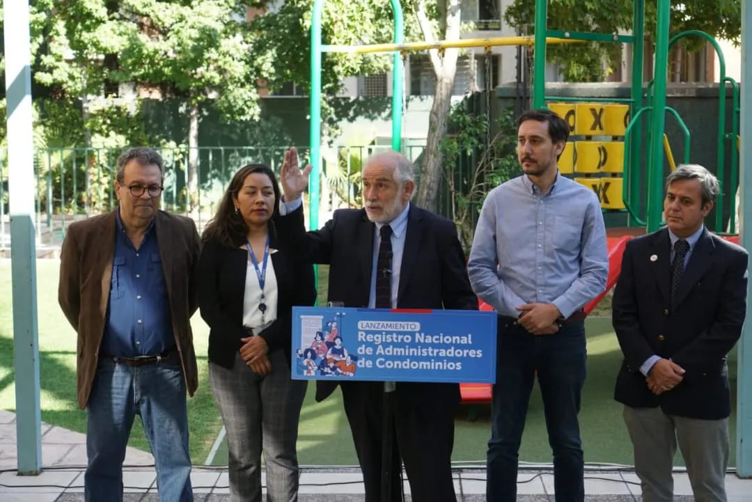 carlosmontestwt's tweet photo. Hoy hicimos el lanzamiento de la nueva Plataforma de Copropiedad y el Registro Nacional de Administradores de Condominios tras la publicación de su reglamento en el Diario Oficial. https://t.co/Vq2vJFOrHR