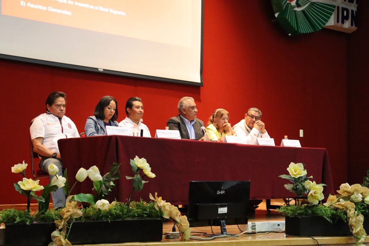 Seccion60SNTE's tweet photo. #SNTE
En reunión de trabajo con los Secretarios Generales Delegacionales y la Directiva Seccional en las instalaciones de la #UPIIBI, presidida por el Prof. @Carlos_GomezRod, Secretario Gral. de la #Sección60SNTE, se dió seguimiento a las actividades de la agenda sindical en beneficio de los docentes del @IPN_MX.
¡Síguenos en redes sociales para que conozcas las actividades que realizamos en beneficio de la comunidad docente del #IPN y sus familias!