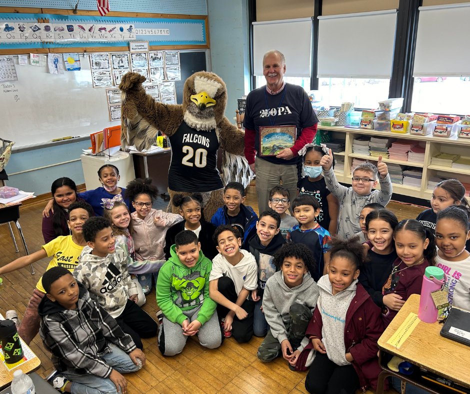 America250_PA's tweet photo. Another #EPIC Keystone Classroom Initiative visit to Union Terrace Elementary School in #LehighCounty today! Thank you to everyone who joined us!
#PAProud #KeystoneClassroomInitiative #KCI #Promise250PA https://t.co/Zr5GjAhMSb