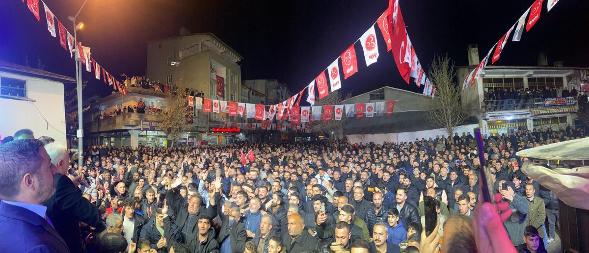 Muş, Hasköy’de mitingimizi yaptık. Binlerce dava arkadaşımızın alanlara sığmamasının gururunu yaşadık. Allah’ın izniyle Sn. Muhlis Cemal Orbay Hasköy’e Başkan olacak. Hasköy kararlı… Hasköy göğsümüzü kabarttı…