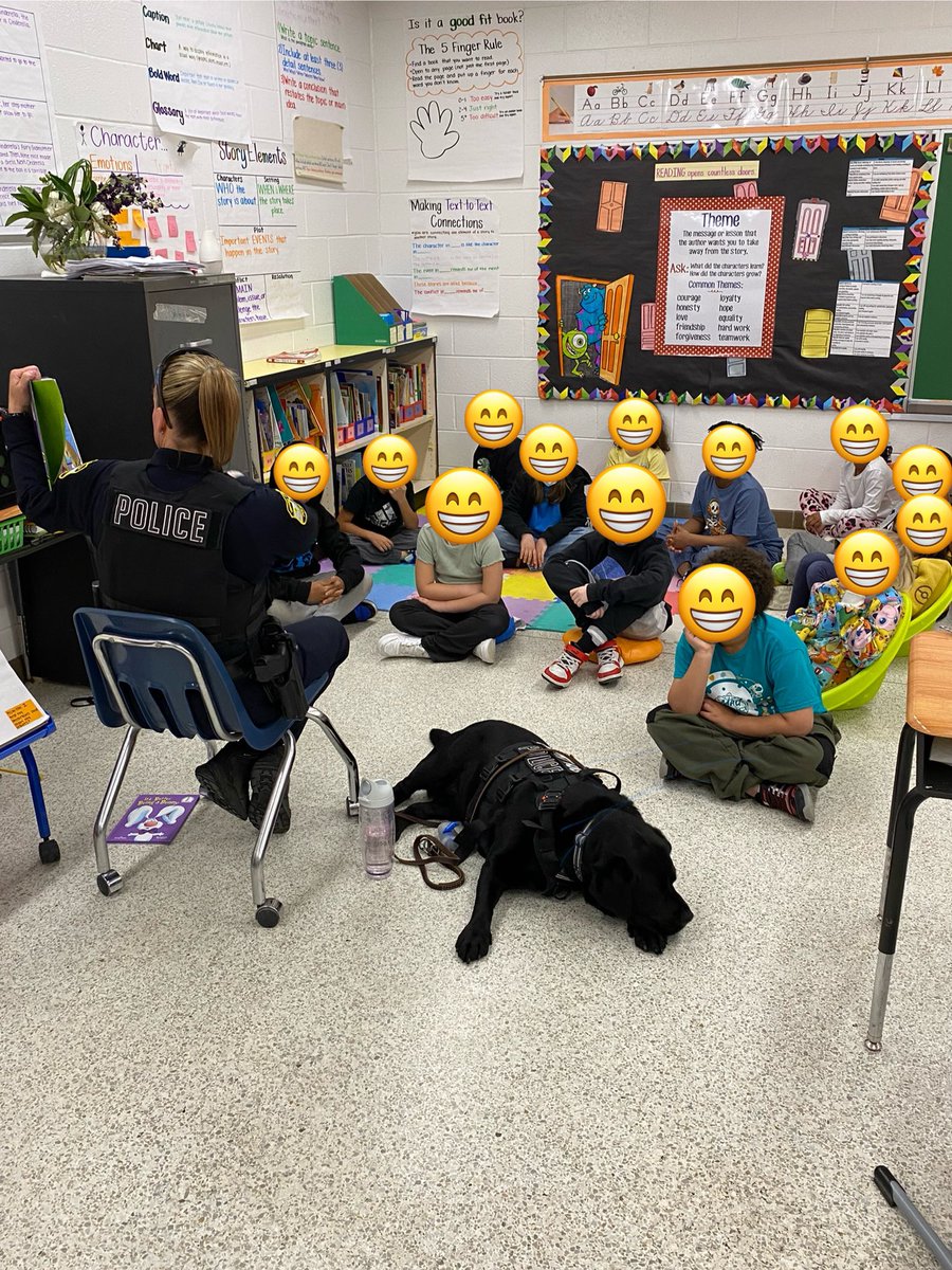 MrsRathbone23's tweet image. A huge shoutout to @VBPD for coming to read to my students at  @BirdneckES1! Thank you Officer J for bringing GiGi too! She was so well behaved and soaked up all of the post-reading snuggles! We appreciate everything you do for our community! #VBCPS #ReadingMonth #GuestReader