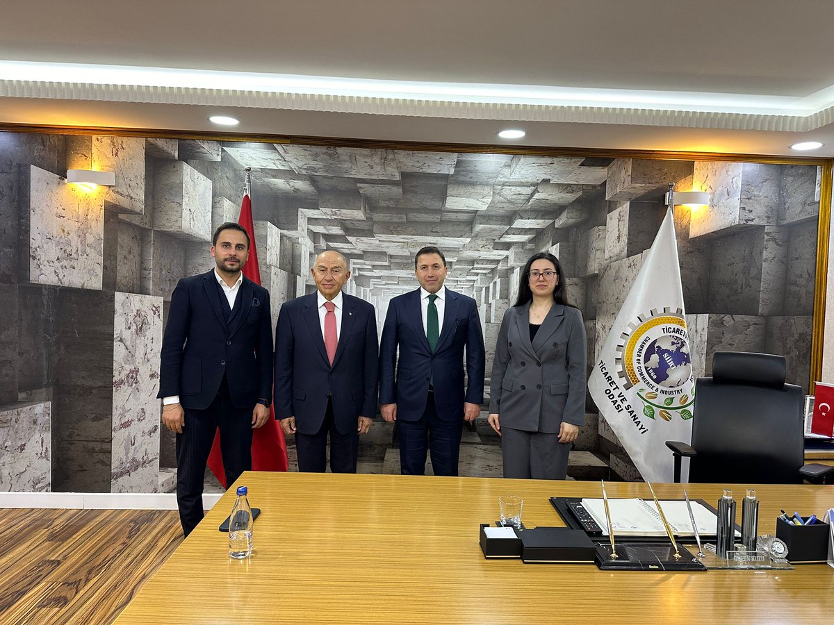 Siirt Ticaret ve Sanayi Odası Başkanımız <a href="/guvenkuzu56/">Güven Kuzu</a> , Meclis Başkanımız Nihat Özdemir, Kadın Girişimciler Kurulu Başkanımız <a href="/meltemgelgen/">Meltem Gelgen</a> ve Genç Girişimciler Kurulu Başkanımız <a href="/yafezturhan/">Yafez TURHAN</a> ile..

<a href="/SiirtTSO/">Siirt TSO</a> <a href="/RHisarciklioglu/">Rifat Hisarcıklıoğlu</a>