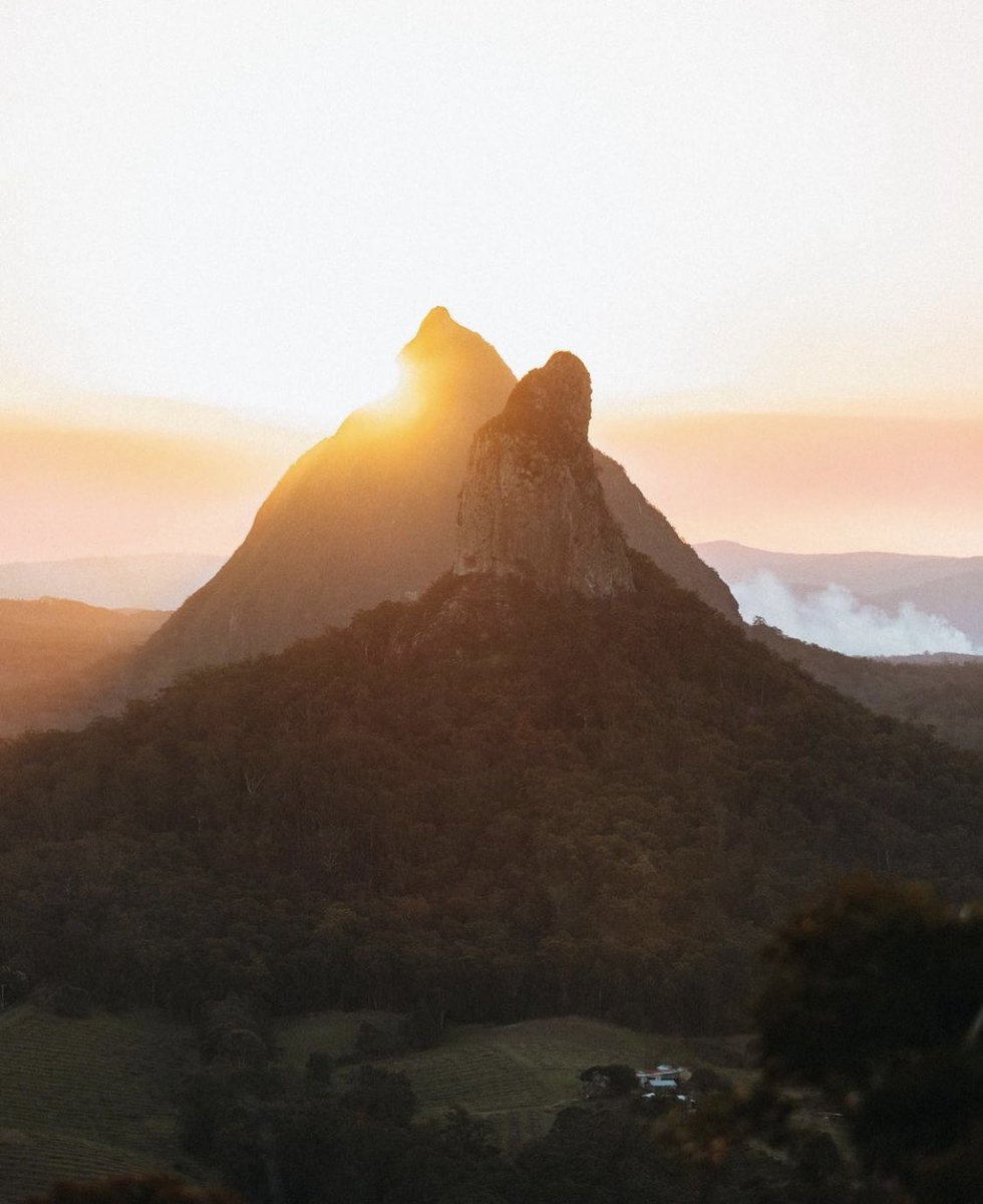 Sitting on top of one of the Glasshouse Mountains at sunset never gets old 
•
📸 @adventurewithemily

#sunset #clouds #glasshouse  #sunshinecoast #mtngungun #glasshousemountains #qld