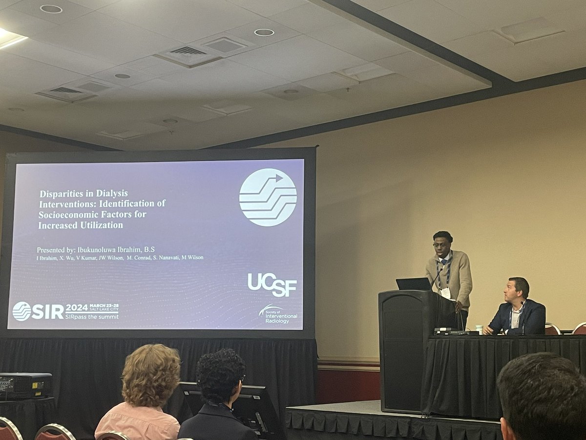 Our very own UCSF MS 2 @IbukunIbrahim_ presenting on socioeconomic disparities of dialysis intervention among patients from @ZSFGCare at #SIR24SLC, a timely and much needed study 👏Excellent job and many thanks to mentors from @UCSFimaging @UCSF_IR