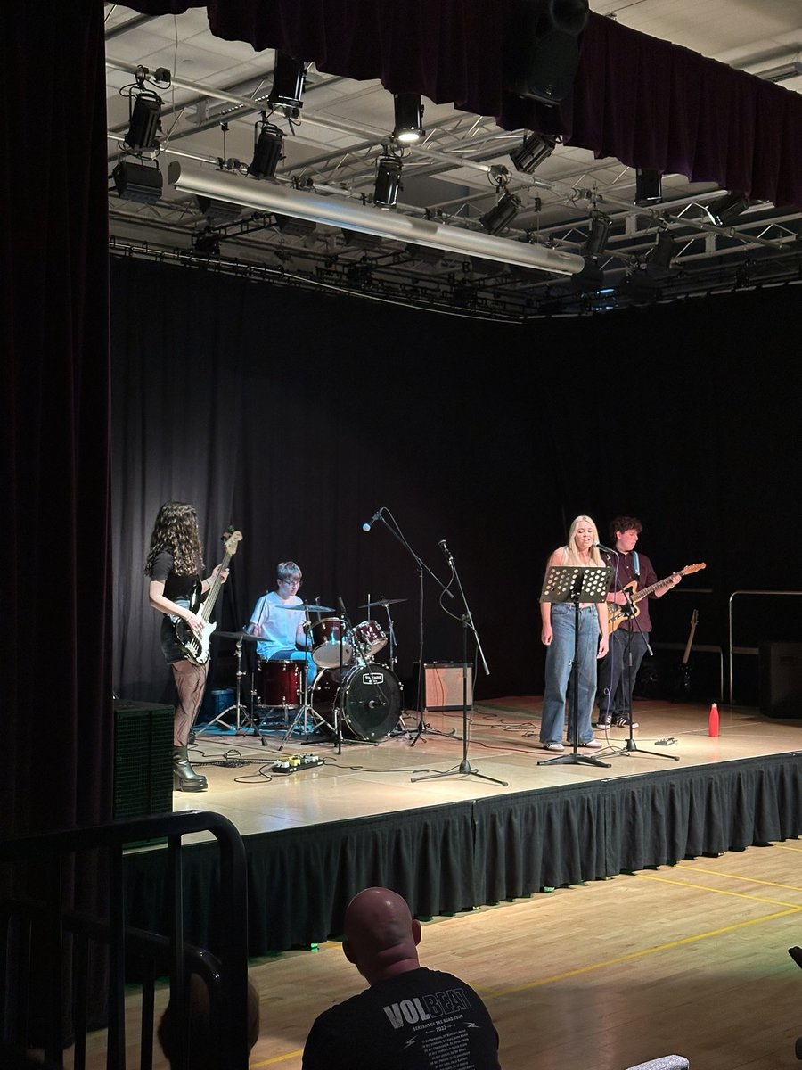 Brilliant Community Band Night organised by @AlloaAcademy S6s with support from their Lornshill & Alva Academy peers. 4 bands showcasing the talent of our young people in Clacks! A massive thank you to everyone who supported this event & a special thanks to the bands themselves!