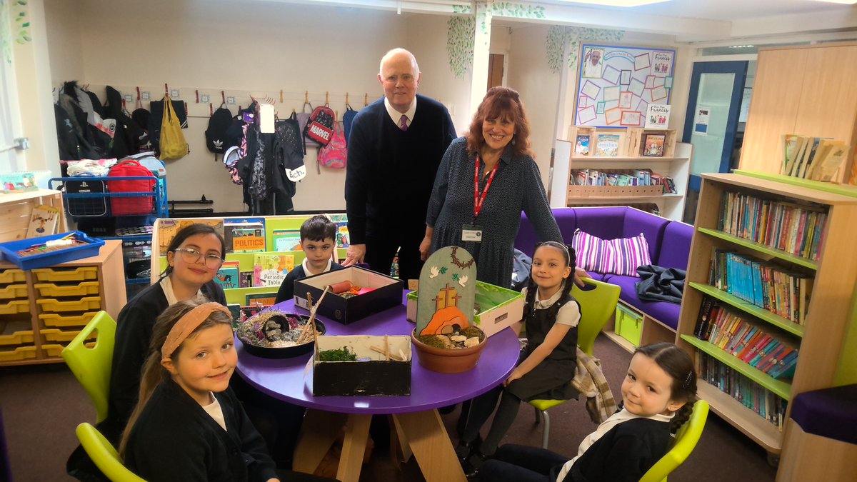 Lovely to have @margaretmizen and Barry help to congratulate some of the winners of our Easter Garden competition- the Mini Vinnies were particularly impressed by these entries and chose one winner from each year group. @STOC_CAT @MiniVinniesEW