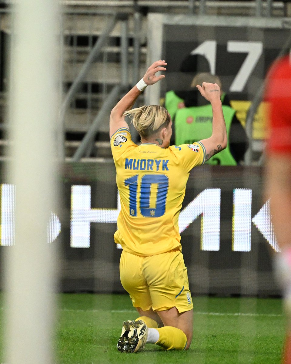 #EuroQualifiers 
FT : Ukraina 2-1 Islandia

⚽ Tsygankov 54'
⚽ Mudryk 84'
-
⚽ Gudmundsson 30'

Mudryk bawa negaranya ke Euro.. ➡️😭