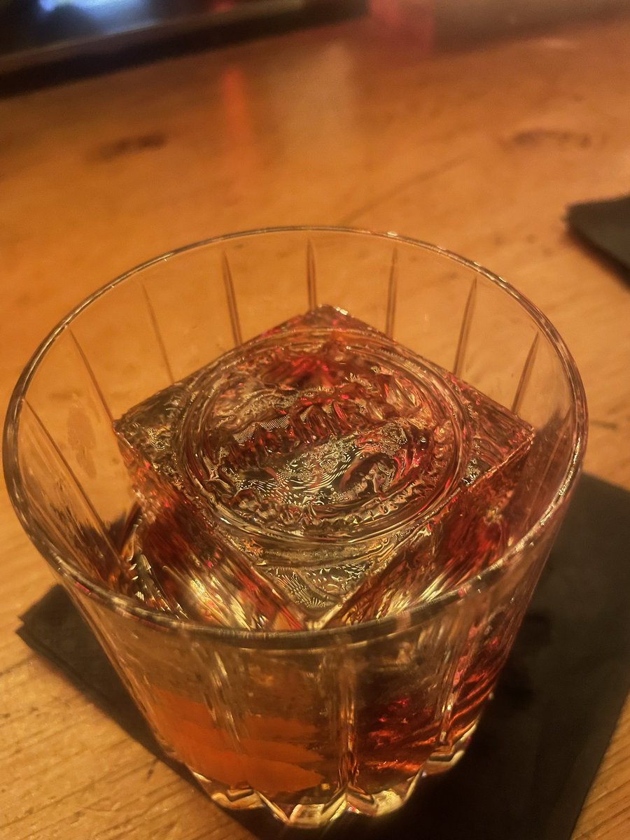 Negroni with square ice cubes in Amsterdam…#Popravinas