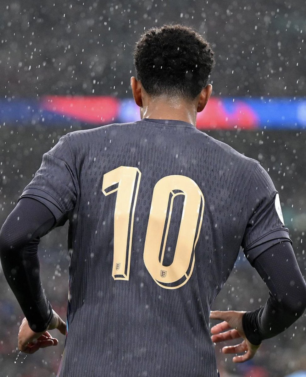 Thetable_onlin's tweet image. Jude Bellingham saves the day for England with a last-minute equalizer against Belgium, securing a 2-2 draw in the friendly match. The midfielder’s heroics ensure a hard-fought result for the Three Lions.
#tablesport 
 #JudeBellingham #England #Belgium #FriendlyMatch