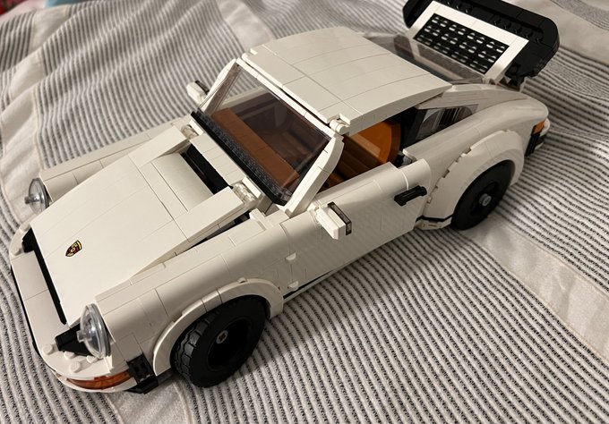 LEGO PORSCHE 911 IS COMPLETE!!!! https://t.co/Jv7BdPyO26