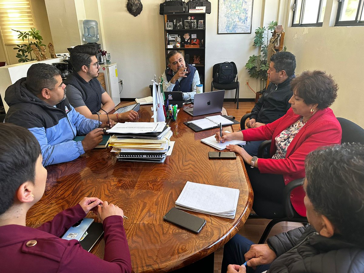 Seguimos trabajando desde el Secretariado Ejecutivo dando seguimiento a los temas de prioridad Nacional, para la mejora y dignificación de las corporaciones de Seguridad Pública del Estado.
#JuntosSomosPaz #ElAñoDeLaPaz