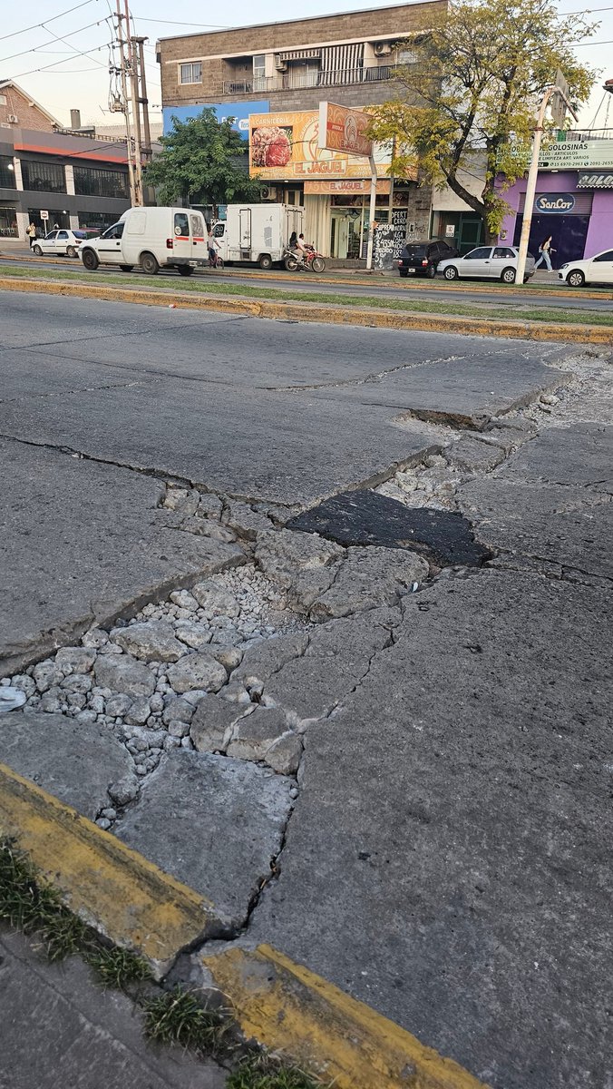 Scorpionn_85's tweet photo. Otras fotitos más del lugar para q se entretengan... @MunicipioEE @fernandogray recuerden que uno es intendente de todo un partido no solo de la ciudad cabecera y solo el centro donde está el municipio #laburen #vagos https://t.co/Ri5L10PC2g