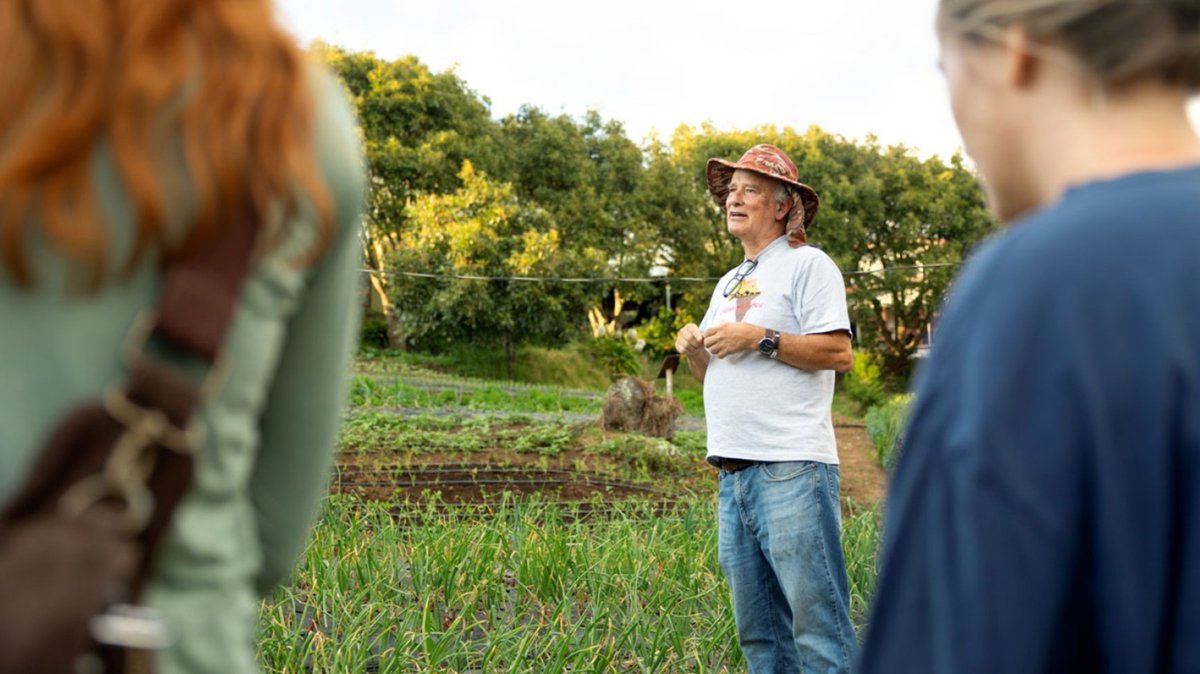 Students at @Cornell recently embarked on a transformative journey to Costa Rica, delving into agriculture & food systems. We look forward to introducing the delegates of the 2024 Americas Summit Costa Rica to a similar experience less than a month from now! Photo: Noël Heaney