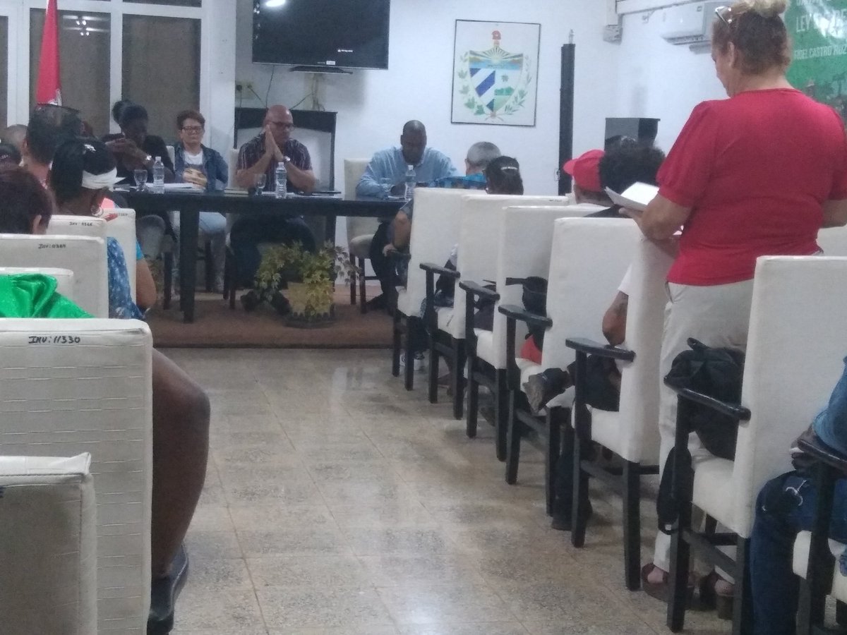 Alexander Valdés Valdés (@valdesartemisa) on Twitter photo Acompañamos a la Central de Trabajadores en #Artemisa, en su Pleno, el debate centro el análisis en el incumplimientos de los planes productivos y las fisura en el trabajo con la política de cuadros.
#ArtemisaJuntosSomosMás
<a href="/DiazCanelB/">Miguel Díaz-Canel Bermúdez</a>
<a href="/DrRobertoMOjeda/">Dr. Roberto Morales Ojeda</a>
<a href="/UlisesGuilarte/">Ulises Guilarte de Nacimiento</a> Acompañamos a la Central de Trabajadores en #Artemisa, en su Pleno, el debate centro el análisis en el incumplimientos de los planes productivos y las fisura en el trabajo con la política de cuadros.
#ArtemisaJuntosSomosMás
<a href="/DiazCanelB/">Miguel Díaz-Canel Bermúdez</a>
<a href="/DrRobertoMOjeda/">Dr. Roberto Morales Ojeda</a>
<a href="/UlisesGuilarte/">Ulises Guilarte de Nacimiento</a>