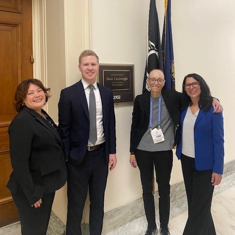 Thank you to Chris Clayton from @RepCartwright's legislative staff for meeting with Pennsylvania advocates earlier this month to learn about the importance of increasing lung cancer research funding! #VoicesSummit #LCSM