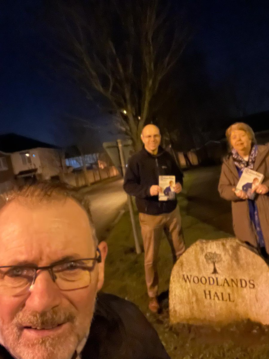 Out and about in #Ratoath this evening with #LE24 candidate Trish Murtagh. Great to be at it. 😊