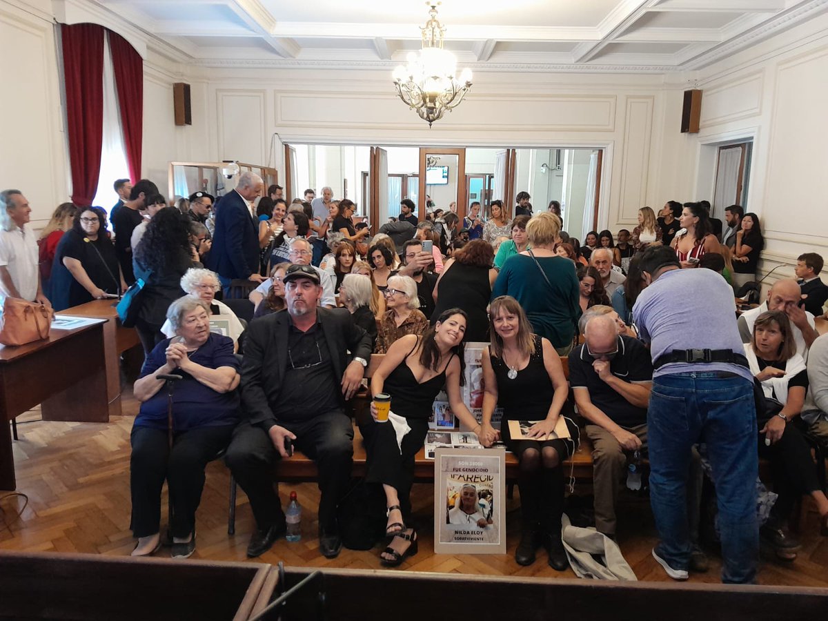 Barry__Ale's tweet photo. Condenaron a 11 genocidas, 10 a perpetua en el juicio de las Brigadas y se ordenó revisar las domiciliarias.Mis padres Susana Mata, Alejandro Barry y los 30mil PRESENTES
#MemoriaVerdadJusticia #Son30000 https://t.co/oHCVc2cpuu