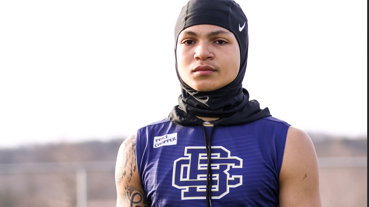 EVENT COVERAGE | Several talented ‘25 DBs impress in at Manhattan 7v7 event 💯Several talented DB prospects make noise at @MoKan7v7 event. 📍Manhattan ✍️STORY 📷 sixstarfootball.com/article/event-… @jcarp_25 @Dalonte_Dixon @Grayson_Fisher_ @kingterrell764 @GPollak26 @1AustinRobinson…