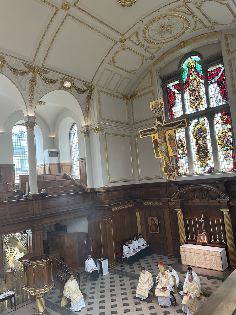 Wonderful Chrism Mass today; St Andrew Holborn. @bishopoffulham presided with Bishops of London and Southwark in attendance. @prayerbook_soc it reminded me that I am far more Anglo Catholic than I give myself credit. ✝️