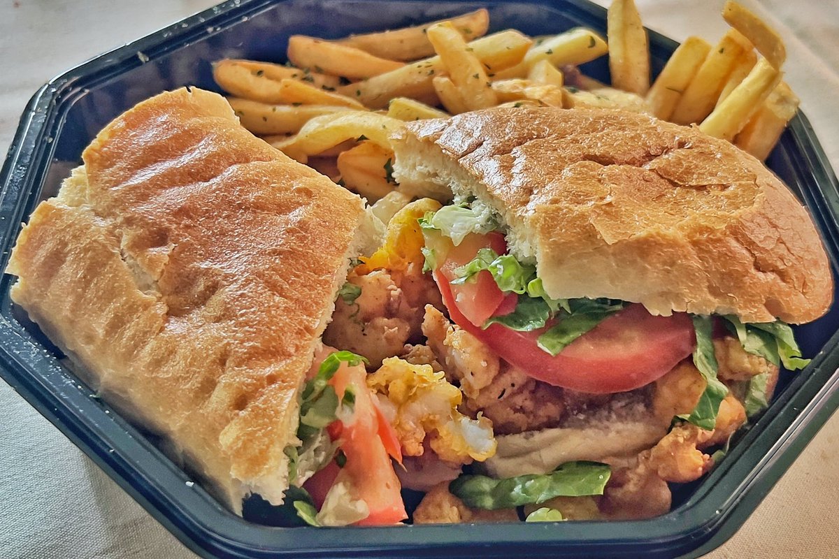 The fries were outstanding today. Seasoned but not Cajun-Seasoned. Much better this way. #houmashouse #poboy #