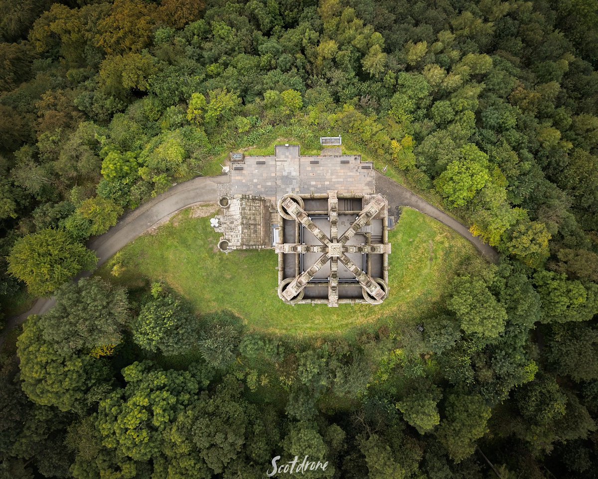 👁️ Did you know the Wallace Monument at Causewayhead, Stirling looks like a big massive eye when viewed from straight above? 👁️🏴󠁧󠁢󠁳󠁣󠁴󠁿 #williamwallace #stirling #visitstirling #braveheart #scotland #scottish #visitscotland