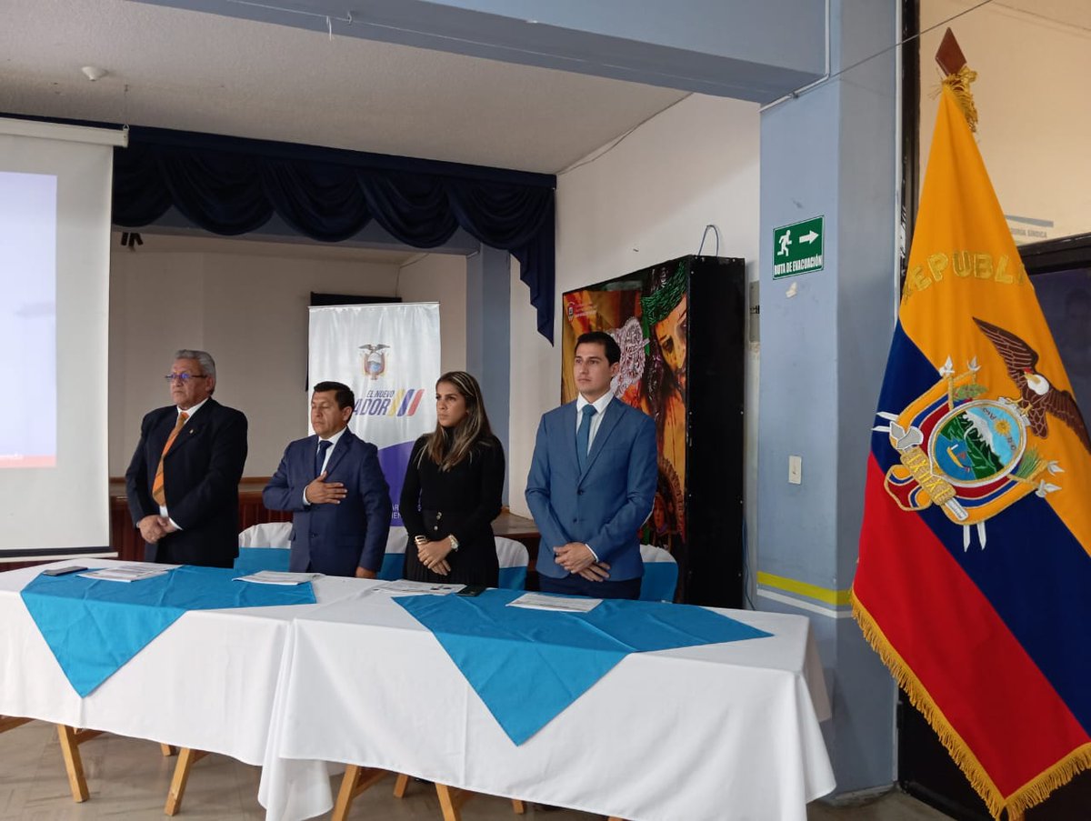 ViviendaEc's tweet photo. La Coordinación #Zonal1 del #Miduvi presentó la #RendiciónDeCuentas2023, donde la ciudadanía conoció la gestión realizada.
🏡 Programas implementados
💰 Presupuesto destinado
🥇 Logros alcanzados
#ElNuevoEcuador https://t.co/F9HaxsD6eN