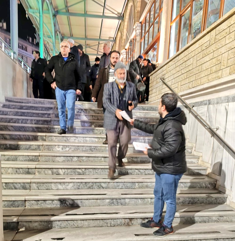 KokluDegisim34's tweet photo. Köklü Değişim BAĞCILAR Temsilciliği olarak "Ramazan Gazze İçin Birlik Zamanı" diyerek kardeşlerimizi unutturmuyoruz!!!

Bağcılar Meydan Camii, Yusuf Ziya Camii, Yaşar Acar Camii, Hacı Salih Kayıkçı Oğlu camii, Hicret Camii'lerinde broşür dağıtımı yaptık 
#GazzeİçinBirlikZamanı https://t.co/LcVbPcukYY