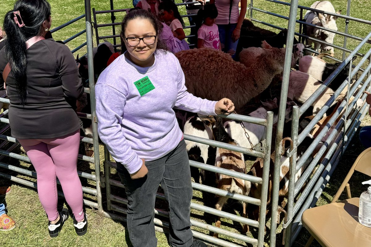 Hamilton Middle School NJHS (@hamiltonms_njhs) on Twitter photo ICYMI: Our dynamic NJHS went over to Berry ES and helped out during Saturdays ‘Rodeo Festival’. @HISDNorthDiv <a href="/JamesBerryHISD/">James Berry</a>
📸📸
#NationalJuniorHonorSociety
<a href="/HamiltonMS1/">Alexander Hamilton MS HISD</a> <a href="/HoustonISD/">Houston ISD</a> <a href="/NatHonorSociety/">National Honor Society</a> @TeamHISD <a href="/petecarter3/">Erika Carter</a> <a href="/BrettStidham/">Brett Stidham</a> @HISDCentral <a href="/MrJohnsonHTX/">Ernest Johnson</a> ICYMI: Our dynamic NJHS went over to Berry ES and helped out during Saturdays ‘Rodeo Festival’. @HISDNorthDiv <a href="/JamesBerryHISD/">James Berry</a>
📸📸
#NationalJuniorHonorSociety
<a href="/HamiltonMS1/">Alexander Hamilton MS HISD</a> <a href="/HoustonISD/">Houston ISD</a> <a href="/NatHonorSociety/">National Honor Society</a> @TeamHISD <a href="/petecarter3/">Erika Carter</a> <a href="/BrettStidham/">Brett Stidham</a> @HISDCentral <a href="/MrJohnsonHTX/">Ernest Johnson</a>