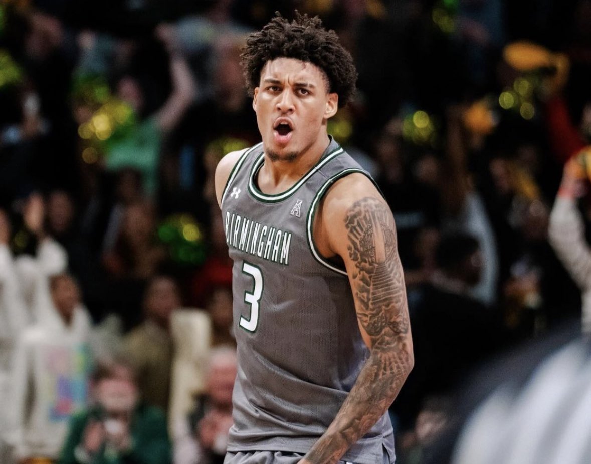 SportsUAB's tweet photo. BREAKING: UAB star forward Yaxel Lendeborg has announced he is STAYING in Birmingham for his junior season! 

Absolutely massive statement by our program in keeping such a high level player. Yax leading an already stacked 24-25 UAB team makes us an AAC favorite. HUGE! GO BLAZERS! https://t.co/c8nluwBhb5