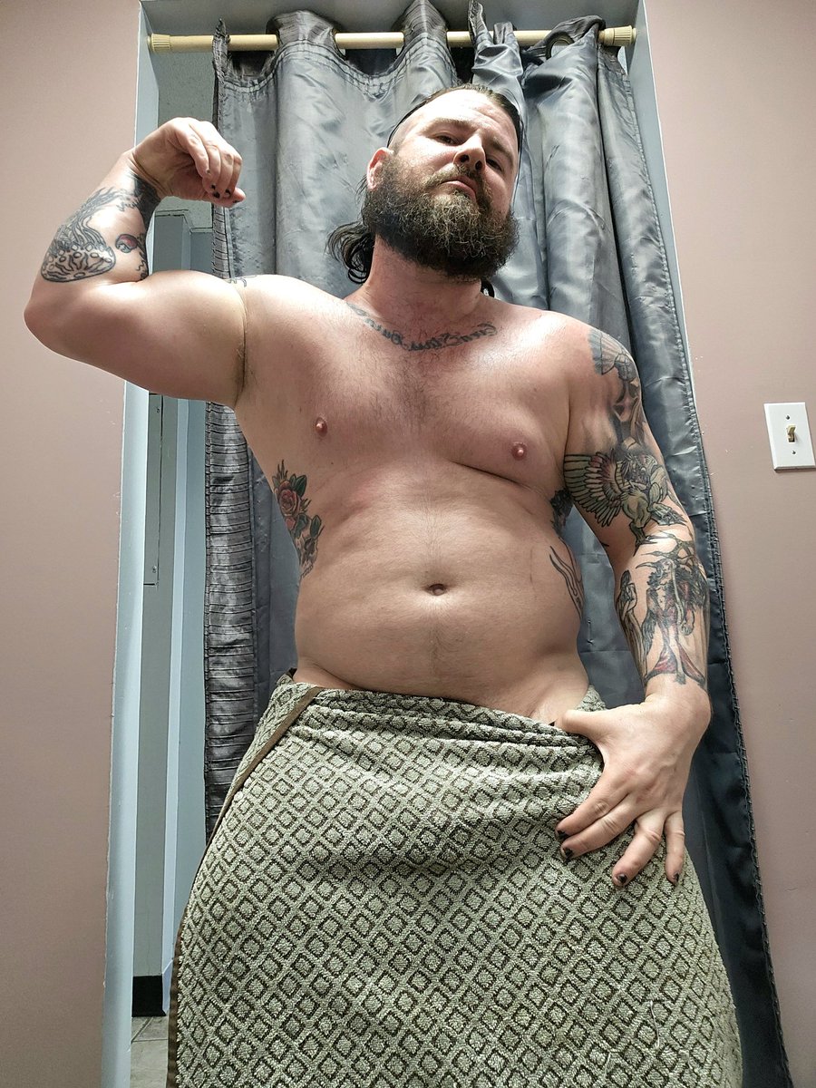 The Daddification continues....🥵 #fitness #fit #dadbod #beard #bearded #fittok #fitnessmotivation #fitnesstips #fyp #fy #foryou #foryoupage #powerlifter #bodybuilding