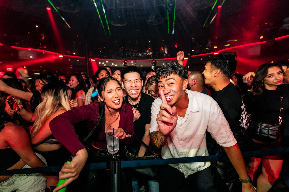 novasdclub's tweet image. The nostalgia was in the air at @timemachine_la! 💜🦋✨ THANK YOU to all of the beautiful people who threw it back with us to the 90’s-2000’s. 💿🎶 

All photos are up, go find yourself! 📸 → novasd.com/media