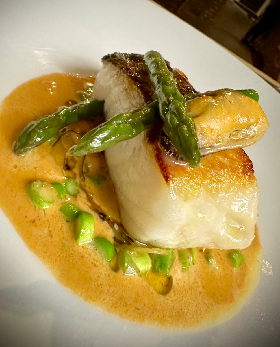Fresh pollock, curry langoustine veloute, smoked mussels & asparagus #proper