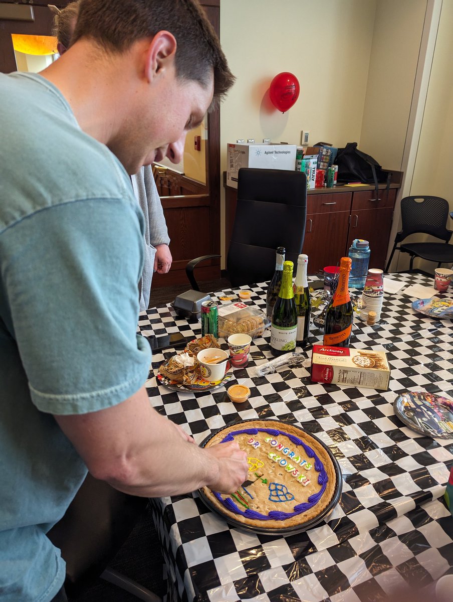 White Lab tweet media