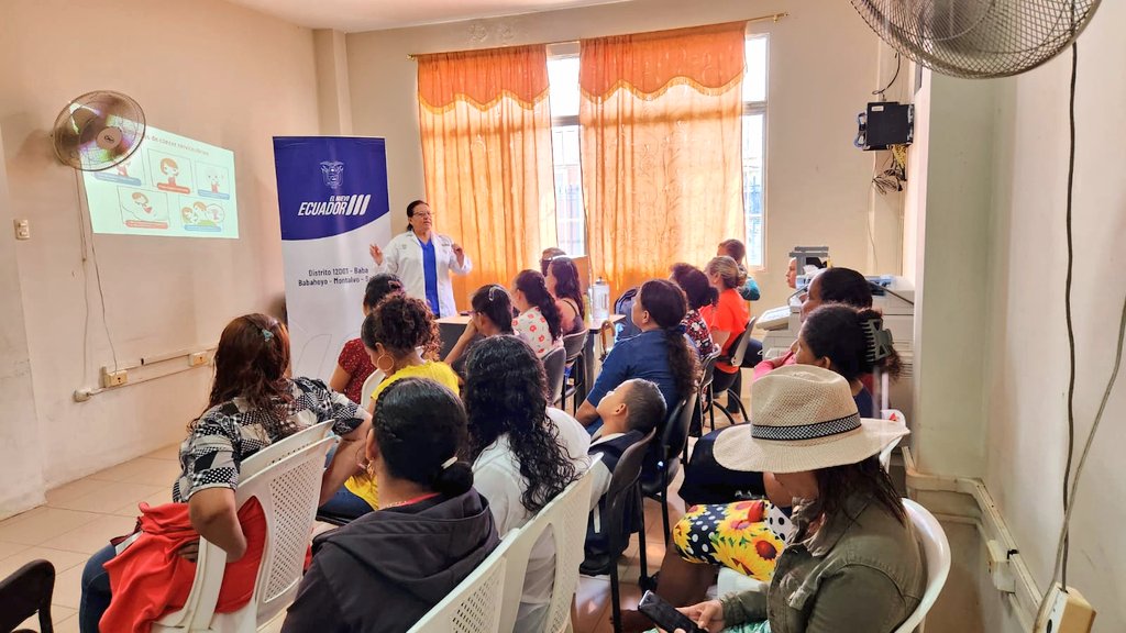 DPS_LosRios's tweet photo. #Babahoyo | En la parroquia Caracol realizamos un foro para conmemorar el Día Mundial de la Prevención del #Cáncer del Cuello Uterino, la cuarta causa de enfermedad maligna en la mujer en el mundo. Con esto, @Salud_Ec promueve concienciación ciudadana al respecto. #ElNuevoEcuador https://t.co/NQBnqTIR6n