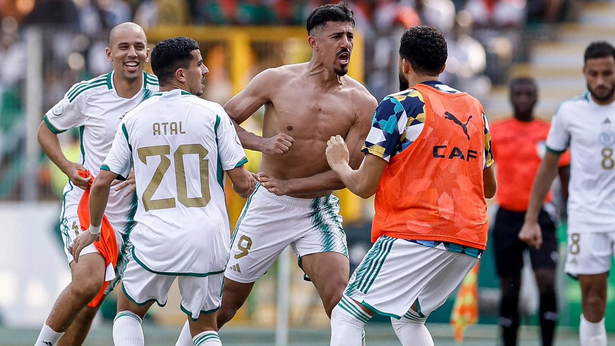 𝐂𝐫𝐚𝐳𝐲 𝐬𝐭𝐮𝐟𝐟 in the Algeria v South Africa game. 6 goals in 70 minutes! 🔥

#africanfootball
#fifaseries
#algrsa