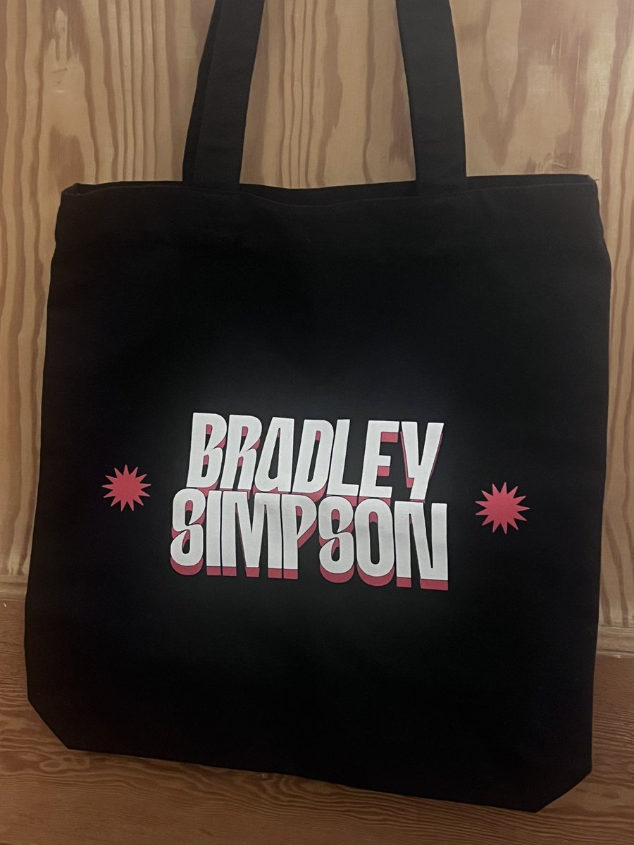 rt to win one of brad’s london show tote bag 🌙 rules: •must be following me •show proof of streaming his new single “cry at the moon” •open internationally •closes on 12th april