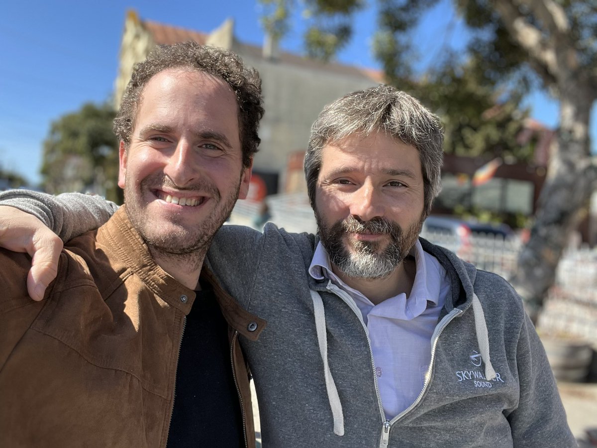 This man created one of the most used devtool in the world: <a href="/Docker/">Docker</a> 
<a href="/solomonstre/">Solomon Hykes</a> convinced me with 1 text to join @YCombinator. See how, over WhatsApp: 

“Hey Solomon, we’ve been accepted at YC, can I call you to know your opinion?”

“Can’t talk right now but… accept!” 

Few