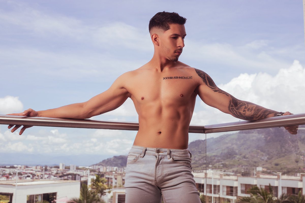 EmpireModelsCol's tweet photo. Cada día en EMPIRE MODELS querrás compartirlo con Andrew a tu lado 🔥✨

Modelo: Andrew Mathews
Fotografía: @santyserna.fotografia

Síguenos para ver más:

Facebook: @Empiremodelscol
Twitter: @empiremodelscol
TikTok: @empiremodels2022

#modelo #empire #fitness https://t.co/vpb42TTLw2