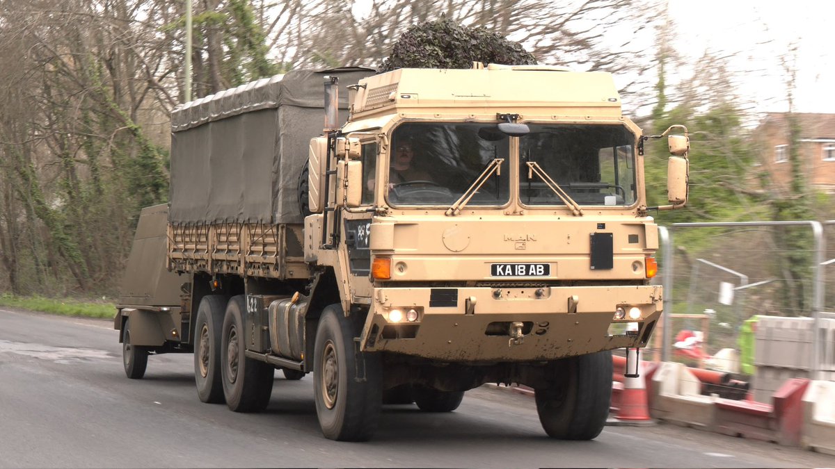 CobraEmergency's tweet photo. Quite a range of British Army trucks spotted, including ambulances, protected patrol vehicles, transporters, all terrain vehicles, and more related to NATO Exercise Steadfast Defender. 

All videos: https://t.co/rnva0qOXhc

#STDE #SteadfastDefender24 https://t.co/rirGUQMOg3