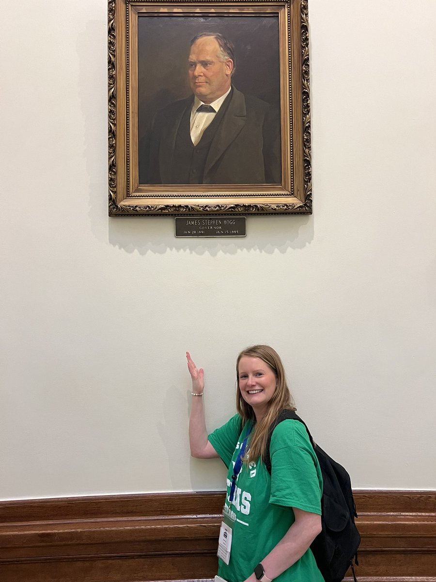 MsHogg's tweet photo. I’ve had the best time on our 4th grade field trip to Austin today!!! Even got to see a relative of mine 🐷🐷We sure are always learning over @TerraceTigers https://t.co/VGDuXYzFA4