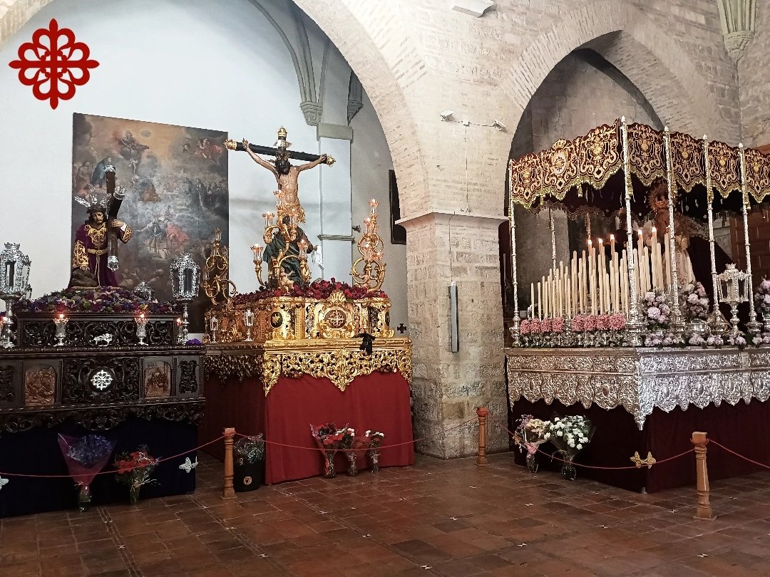 🔴 Se enmudece la voz de la saeta. Poco a poco dejan de lucir los cirios de tiniebla, pasión y pureza. Florecen antes los piés de Jesús y las manos de María las flores de plegarias de sus cofrades. Se acaba este día, pero empieza la cuenta atrás de un nuevo Martes Santo.
