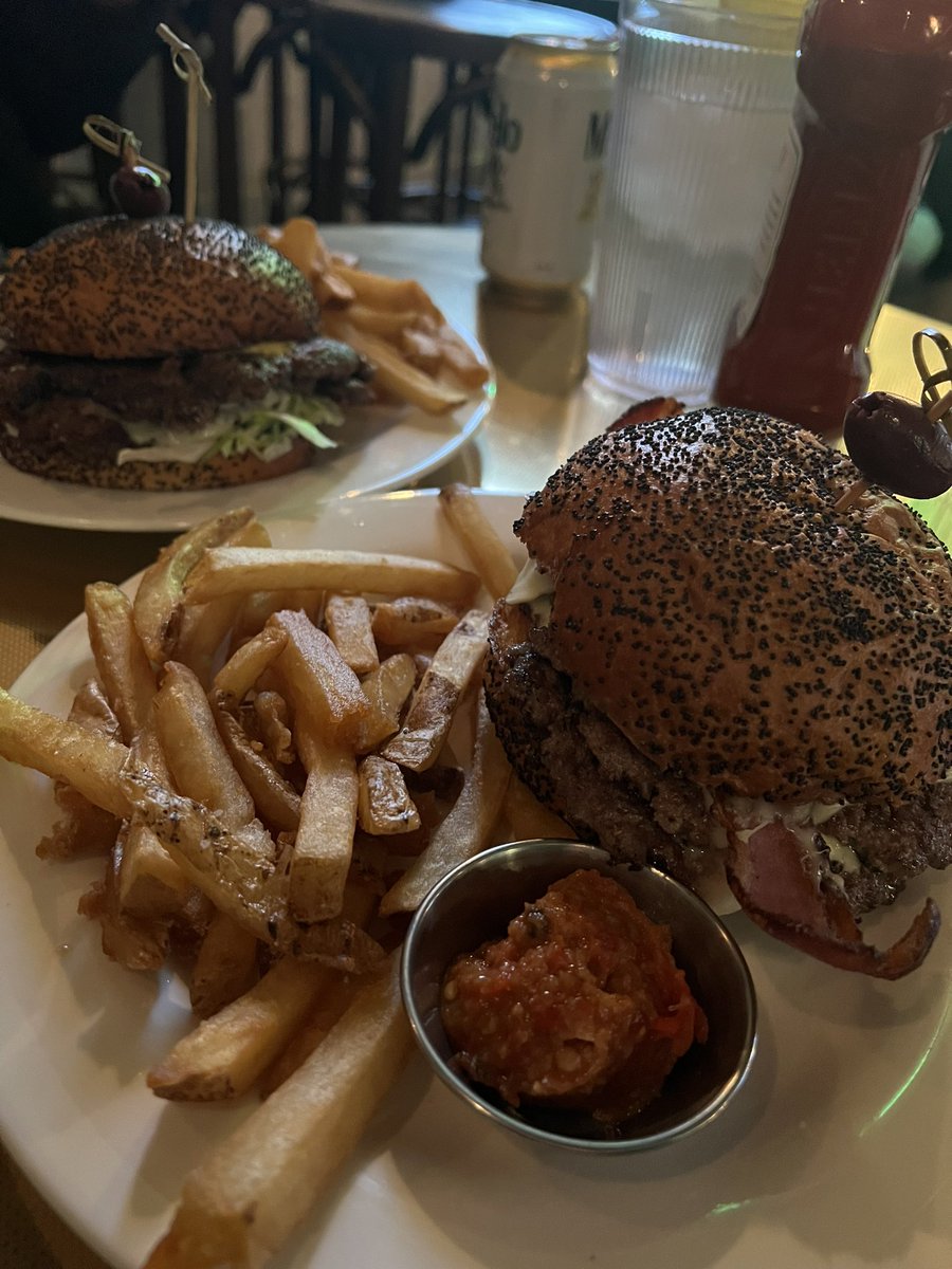 Bisch1's tweet photo. What a cool place with a great vibe and outstanding food and service! https://t.co/KlPFlb8ctB