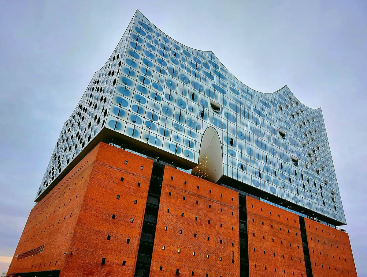 The MCO &amp; EBS shall perform for ever +ever! What a tremendous #Handel #IsraelinEgypt by the world class of its own <a href="/mco_london/">MonteverdiChoir&Orch</a> -happy 60th choir jubilee!- &amp; <a href="/Whelanpp/">Peter Whelan</a> at the <a href="/elbphilharmonie/">Elbphilharmonie</a> (sol.: <a href="/juliacdoyle/">Julia Doyle</a> @amycwood @jdahall <a href="/NickPritch89/">Nick Pritchard</a> J Comerford T Hambleton 🎶😍🤩👏🙏🎆