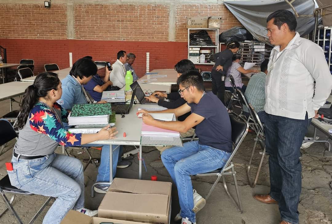 ASFE_OAXACA's tweet photo. En la #ASFEOaxaca trabajamos para fortalecer el Estado de Derecho, vía factible para combatir la corrupción, un problema cuyas raíces no se encuentran ni en cuestiones culturales ni genéticas, sino en el cumplimiento efectivo de la ley. https://t.co/xrXH98gVYA