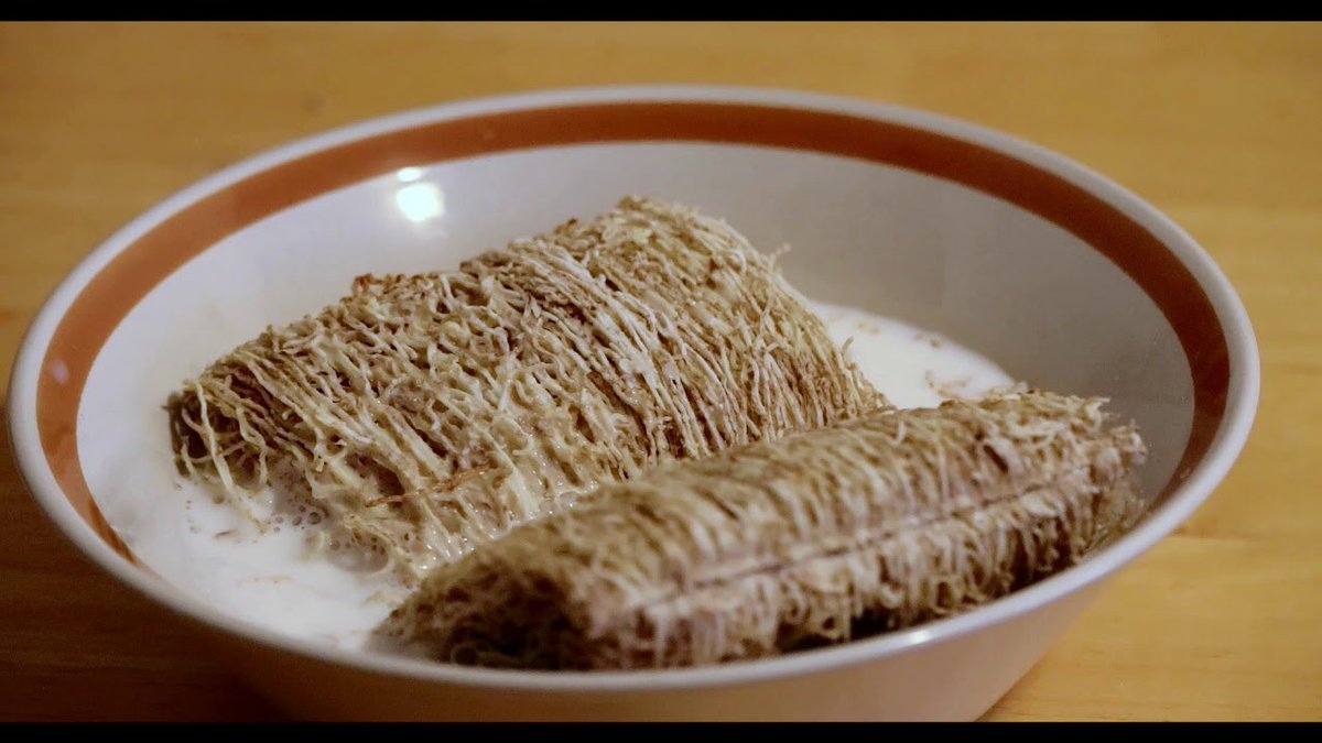 headass1312's tweet photo. tell me i’m not the only one who ate these big bricks of shredded wheat as a child https://t.co/EesAUaMV6v